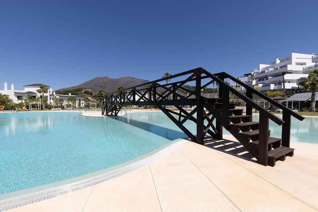 Brand New, Elegant Ground Floor Two Bed Apartamento