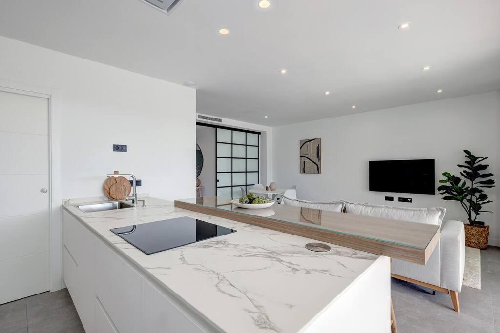 Brand New, Elegant Ground Floor Two Bed Appartement