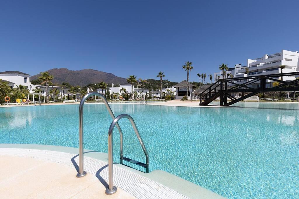 Brand New, Elegant Ground Floor Two Bed Appartement Estepona